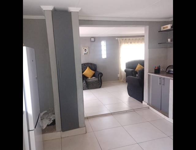 4 BEDROOM HOUSE FOR SALE IN ENNERDALE EXT 1
